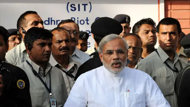 ગુજરાત, 2002 રમખાણો, તોફાન, દંગા ફસાદ, કોમી સૌહાર્દ, મુખ્ય મંત્રી વડા પ્રધાન નરેન્દ્ર મોદી, પોડકાસ્ટમાં દાવો, કોમી રમખાણ કોને કહેવાય, કોમી હુલ્લડની કાયદાકીય જોગવાઈઓ, બીબીસી ગુજરાતી, ગુજરાત સમાચાર, ગુજરાતી સમાચાર