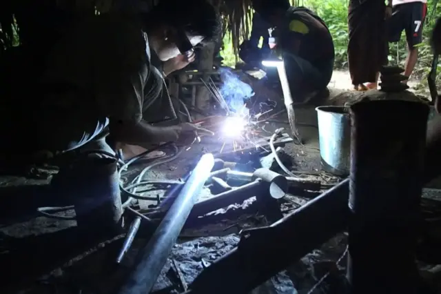 PDF တွေ လက်နက်ထုတ်နိုင်ဖို့ ကိုယ်တိုင် ကြိုးစား ဖန်တီးနေ