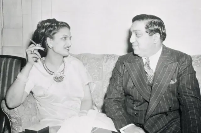 सीतादेवी अनेकदा क्युबन सिगार ओढताना दिसायच्या 