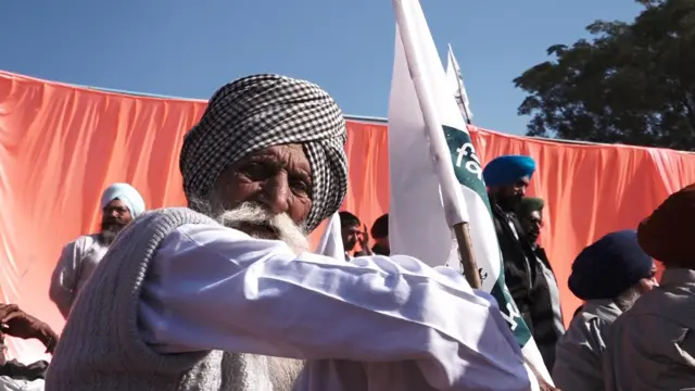ਵਿਰੋਧ ਵਿੱਚ ਬੈਠੇ ਕਿਸਾਨ
