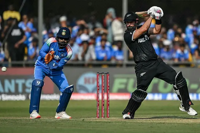 இந்தத் தொடரில் இந்திய ஸ்பின்னர்களை மிகச் சிறப்பாக எதிர்கொண்டார் டேரில் மிட்செல்