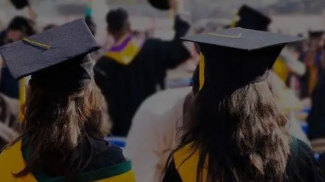 त्रिविबाट दिक्षान्त भएका विद्यार्थीहरू