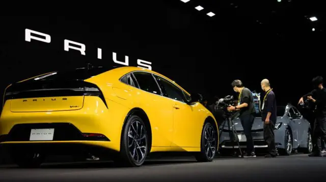 टोयटा की हाइब्रिड कार
