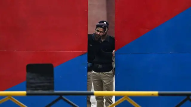 اڈیالہ جیل راولپنڈی کے باہر کا منظر