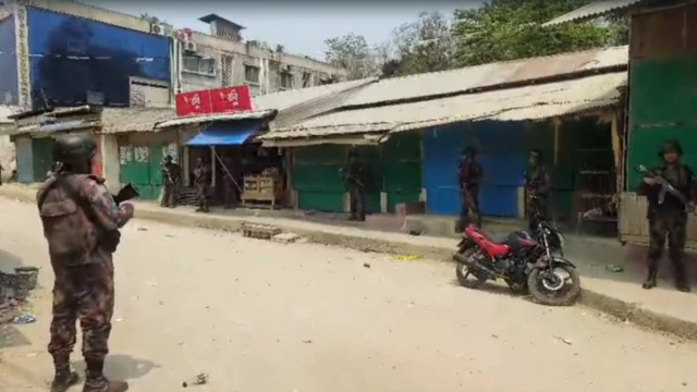 থানচি বাজারে বাংলাদেশের নিরাপত্তা বাহিনীর অবস্থান।