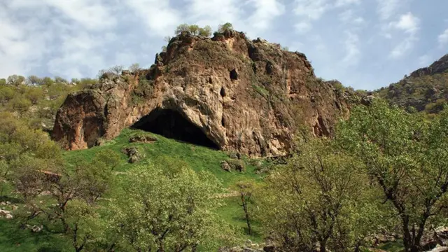 షానిదార్ గుహ ఫోటో