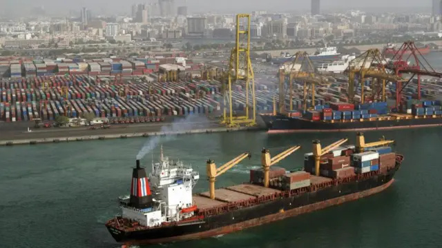 দুবাইয়ের জেবেল আলি বন্দর