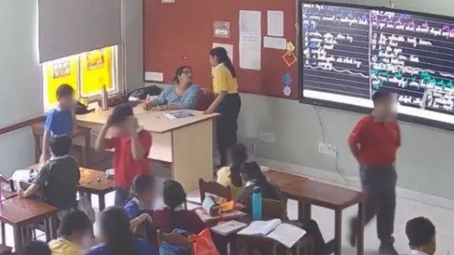 यह सीसीटीवी अमायरा के परिवार ने जारी किया है. इसमें अमायरा अपनी टीचर से बात करते हुए दिख रही हैं. 