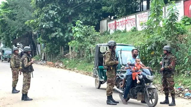 দীঘিনালার সেনাবাহিনীর কড়া পাহারা