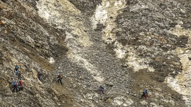 Couloir Goûter telah menjadi sangat berbahaya bagi pendaki gunung di Mont Blanc dan beberapa pemandu sekarang menolak untuk menggunakan rute tersebut
