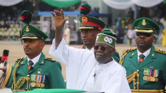 Aworan ààrẹ Tinubu lasiko ibura wọle sipo rẹ