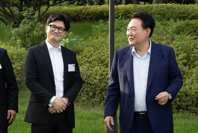 용산에서 만난 윤석열 대통령과 한동훈 국민의힘 대표 