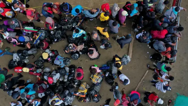 Migrantes haitianos varados en Necoclí en septiembre de 2021. 