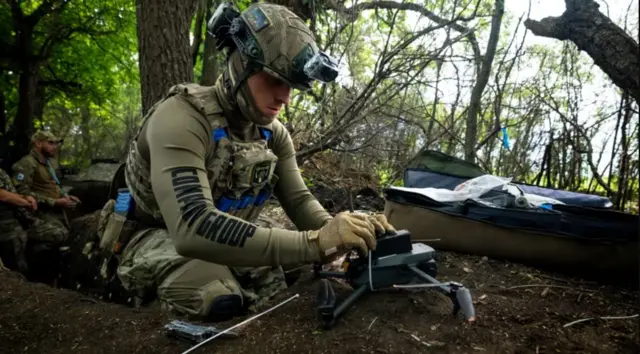  Ukraine elite drone unit Peeky Blinders uses kamikaze drones
