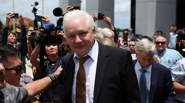 जुलिअन असान्ज 