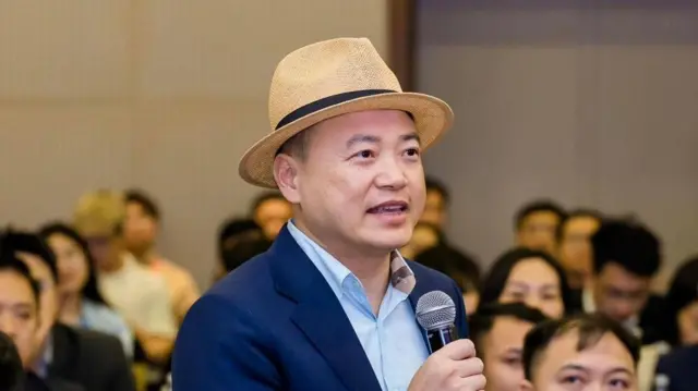Chân dung ông Nguyễn Hòa Bình