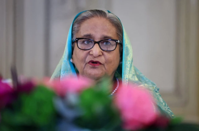 Sheikh Hasina em imagem de fevereiro de 2024, enquanto discursava durante a Conferência Anual de Segurança de Munique, na Alemanha