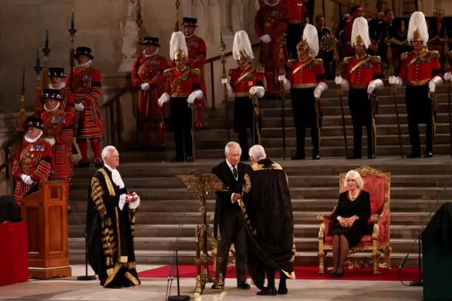 ပါလီမန် နှစ်ရပ်စလုံးက ထီးနန်းသစ် ဖြစ်လာတဲ့ ချားလ်စ်ဘုရင်ထံ သစ္စာပြုခံယူတဲ့ အဓိပ္ပာယ်လည်း သက်ရောက်