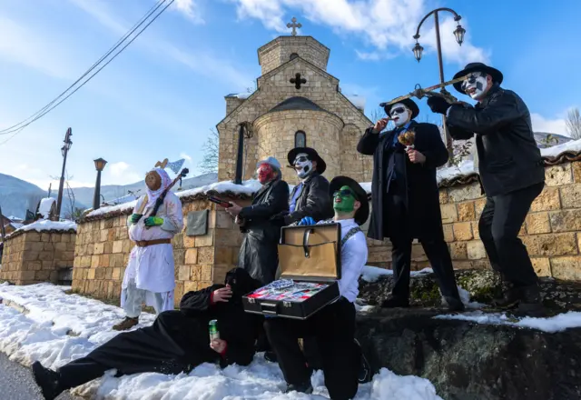karneval u severnoj makedoniji, maskenbal u severnoj makedoniji, tradicionalni festival u vevčanima