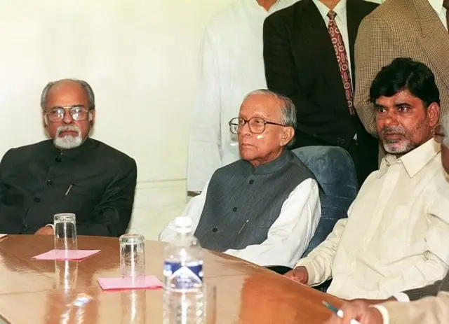 ఐకే గుజ్రాల్, జ్యోతి బసు, చంద్రబాబు