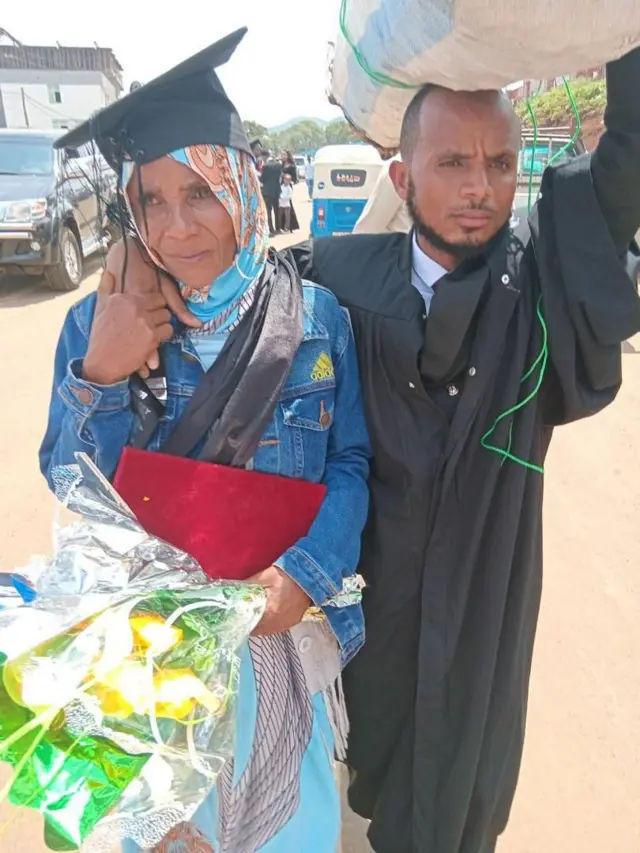 Misbaa Ridaa Abbaamoggaa fi harmeesaa