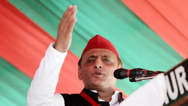 समाजवादी पार्टी के राष्ट्रीय अध्यक्ष अखिलेश यादव