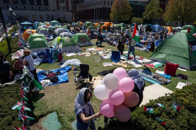 معترضان در دانشگاه با پریایی چادرهایشان به حمایت از فلسطینی‌ها برخاستند و محوطه دانشگاه کلمبیا در شهر نیویورک را اشغال کردند