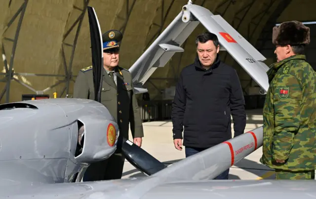 "Байрактарды" тапшыруу аземи