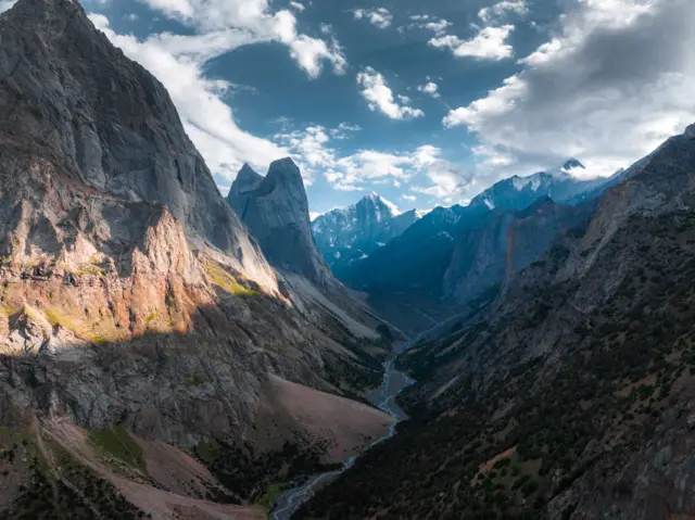 Кыргыз Каравшини. Дүйнөлүк альпинисттерди кызыктырган дагы бир керемет. Сүрөттүн автордук укугу корголгон