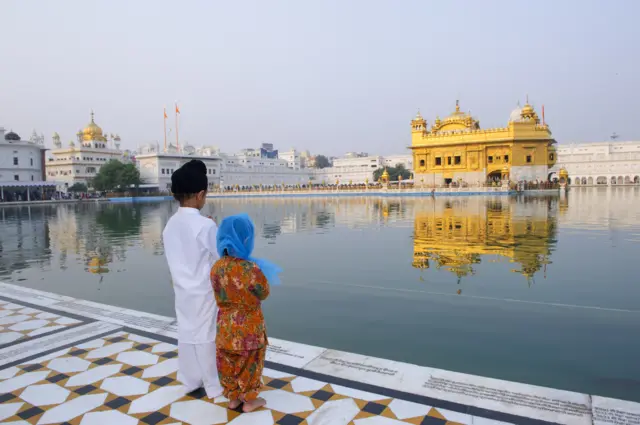 सुवर्णमंदिर अमृतसर 