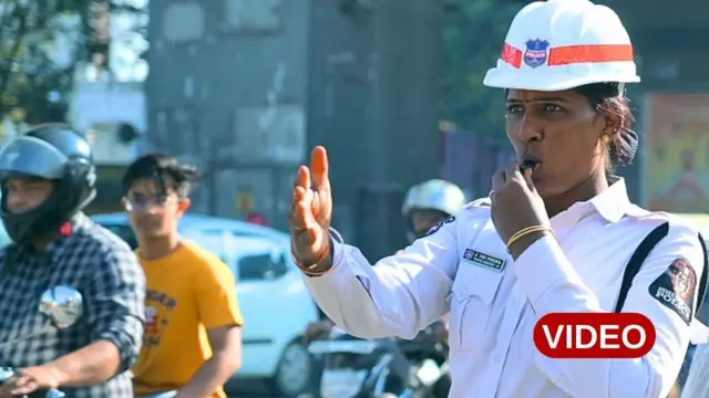  ట్రాన్స్ జెండర్లు, ట్రాఫిక్ పోలీసులు