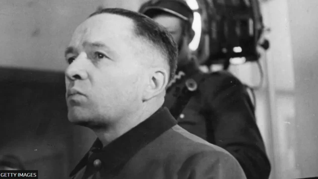 هوس پس از محاکمه‌ای در لهستان محکوم به مرگ شد