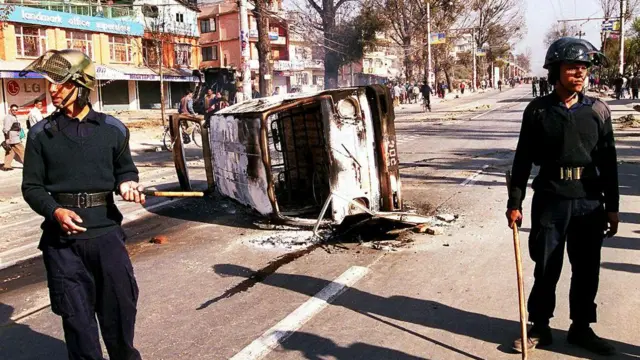 ऋतिक रोशन के ख़िलाफ़ नेपाल में हुई हिंसा की तस्वीर