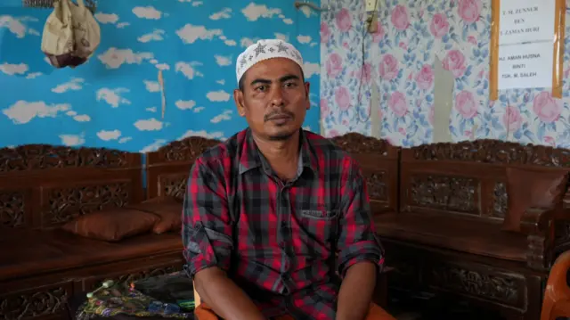 Enam bulan telah terlewati dan masih diselimuti kesedihan, Zaman mengaku kini kesulitan untuk bekerja dan menata kembali hidup keluarganya.