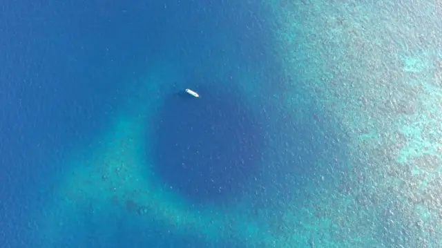 ‘Blue Hole’ Labengki