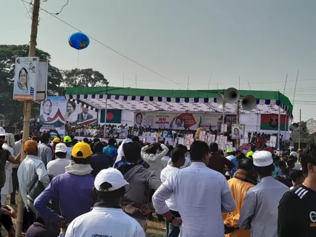 রাজশাহীর সমাবেশ মাঠ সকাল থেকে খুলে দেয় পুলিশ 