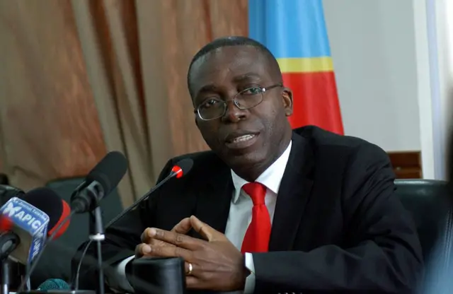 L'ancien Premier ministre de la République démocratique du Congo Augustin Matata Ponyo Mapon s'exprime le 19 avril 2012 lors d'un point de presse au ministère des Finances à Kinshasa.