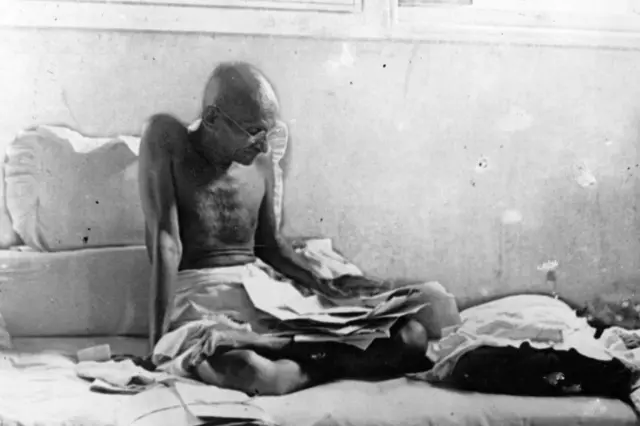 Indian statesman Mahatma Gandhi fasts in protest against British rule after his release from prison in Poona, India.