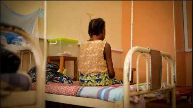 Aworan enikan to n gba itoju nile iwosan