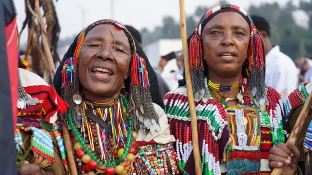 Dubartoota uffannaa aadaan faayamuun iddoo irreechaatti argaman