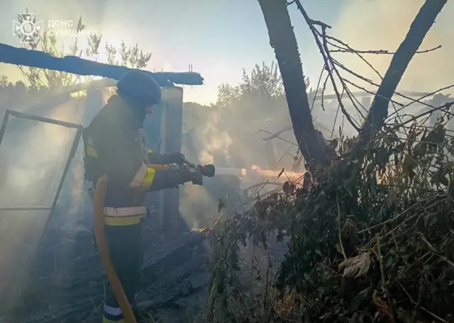 Рятувальник за роботою