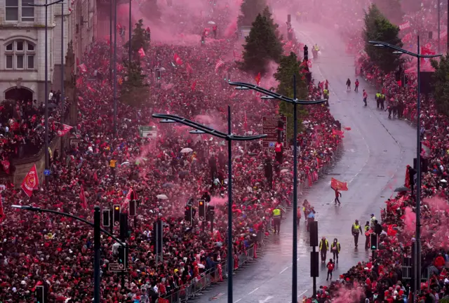 liverpul, navijači liverpula, šampionsko slavlje navijača liverpula
