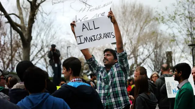 Берилген визалардын 70 пайыздан ашыгы Американын алдыңкы технологиялык фирмаларында иштеген Индиянын жарандарына туура келет