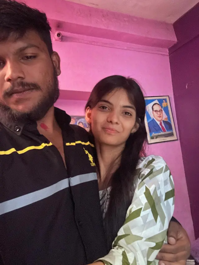 आमचं 3 वर्षांपासून एकमेकांवर प्रेम होतं, असं आचल सांगते.