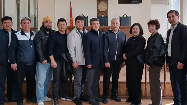 Фейсбуктагы пикири үчүн алты жылга соттолгон Эрнис Жээнтаев камактан чыкты 