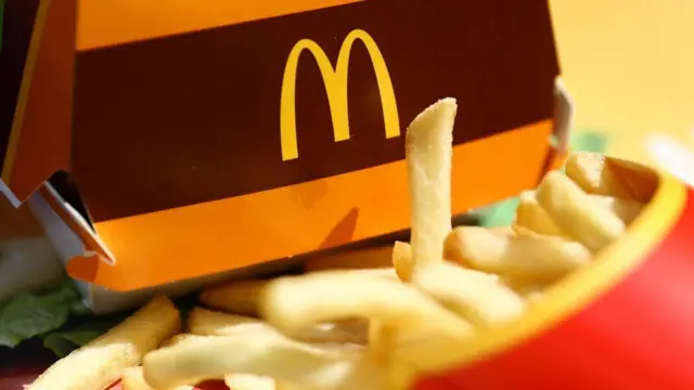 McDonald's, İsrail’in Gazze’ye açtığı savaş yüzünden boykot edilen firmalardan biri olduğu için satış hedeflerini kaçırdığını açıkladı.