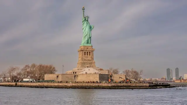 స్టాచ్యూ ఆఫ్ లిబర్టీ