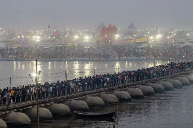 બીબીસી ગુજરાતી, કુંભમેળો, નાસભાગ, કુંભમેળામાં ભાગદોડ, યોગી આદિત્યનાથ, ધર્મ, નાગા સાધુ, અખાડા, અઘોરી બાવા