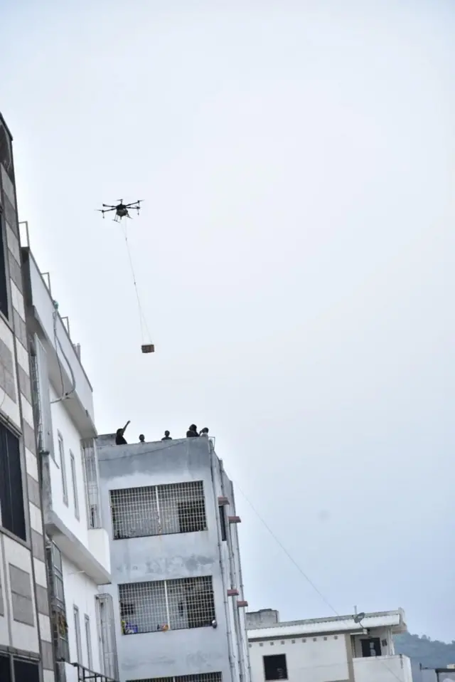 'வெள்ளத்தில் நாங்களும் அடித்து செல்லப்பட்டிருக்கலாம்!” : ஆந்திரா, தெலங்கானா மக்களின் துயர் நிலை, பிபிசி கள அறிக்கை