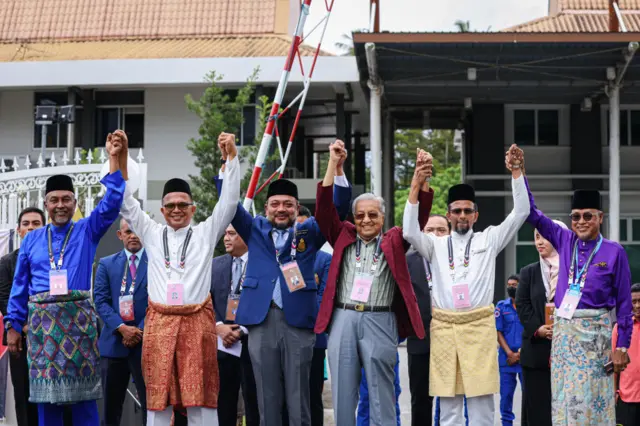 মাহাথির